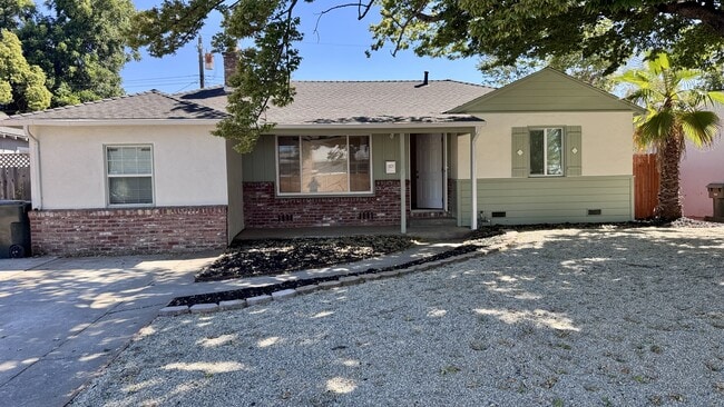 Building Photo - 4208 20th Ave Rental