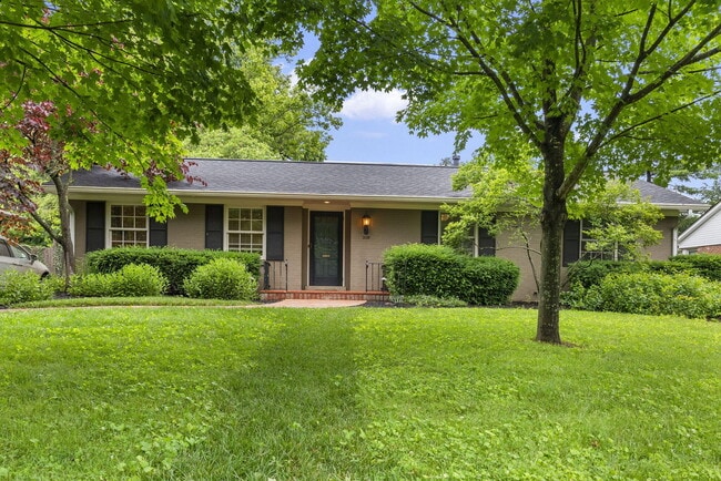 Photo - 309 Greenbriar Rd