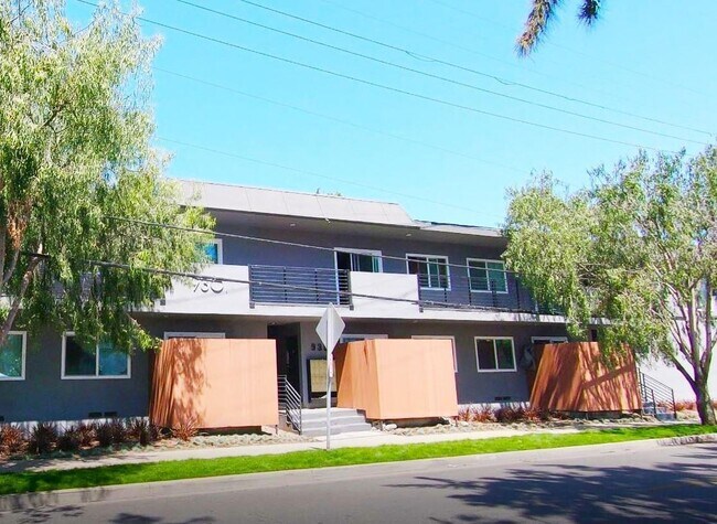 Building Photo - 9301 Lucerne Ave Rental