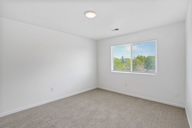 1328 S Coffman St Unit #5