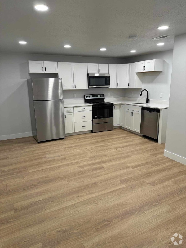 Building Photo - 1561 W Skyline Dr Rental