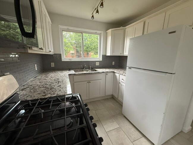 Photo - 716 Audrey Ln