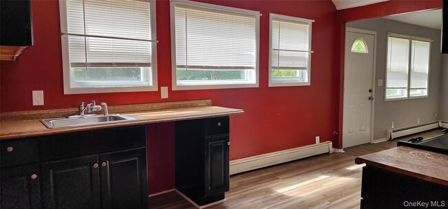 Photo - 79 Hemlock Dr