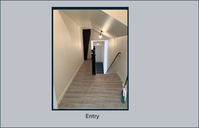 Entry - 201 5th St Unit B