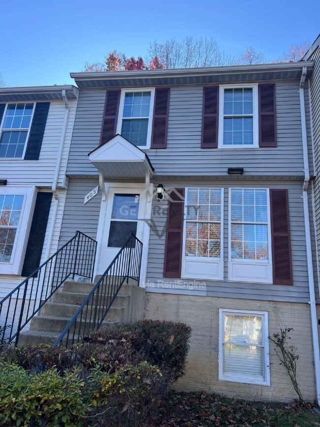 Building Photo - 405 Carnaby St