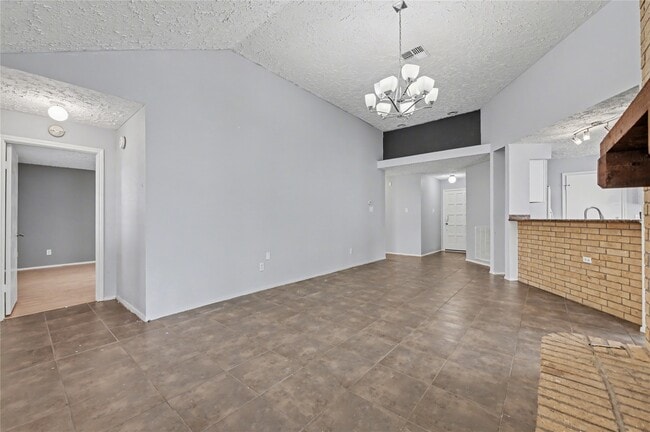 Photo - 319 Richvale Ln