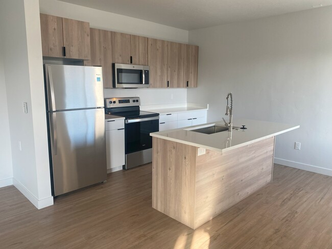 Completely Renovated Apartment in Murray! - Completely Renovated Apartment in Murray! Unit 304