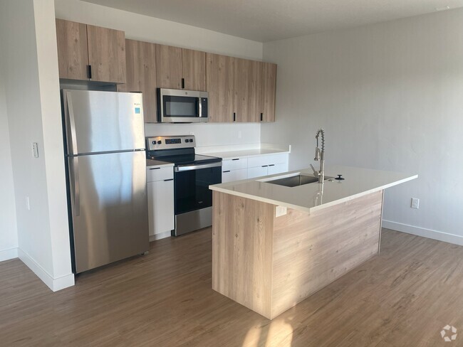 Building Photo - Completely Renovated Apartment in Murray! Unit 304