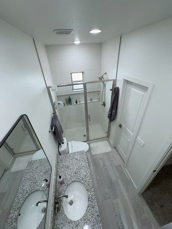 Photo - 5864 Kobe Bryant St