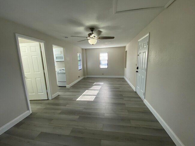 Photo - 11 N Lakeside Dr Unit 4