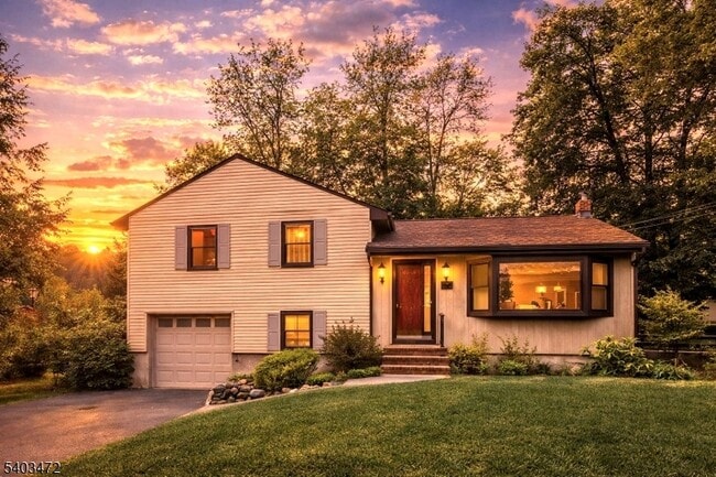 Building Photo - 92 Arbor Dr