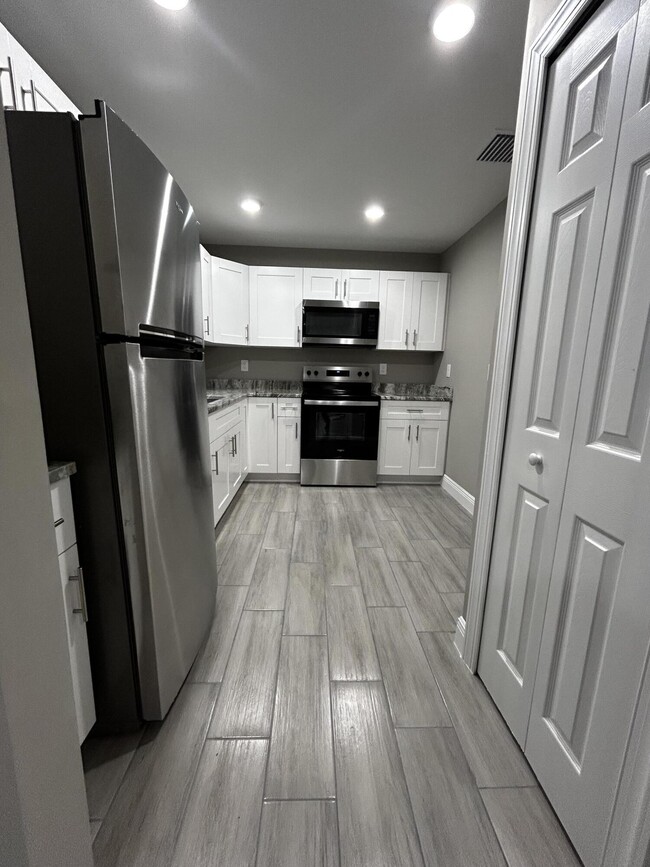 Photo - 325 N 14th St