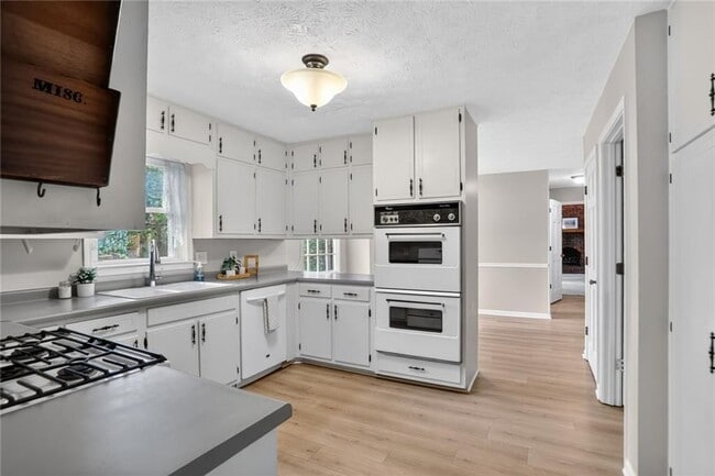 Photo - 4624 Mountain Creek Dr