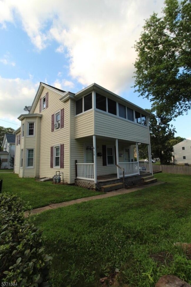 Photo - 30 White Meadow Ave Apartamento Unidad 1