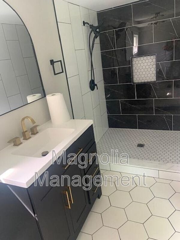 Photo - 734 Eaton St