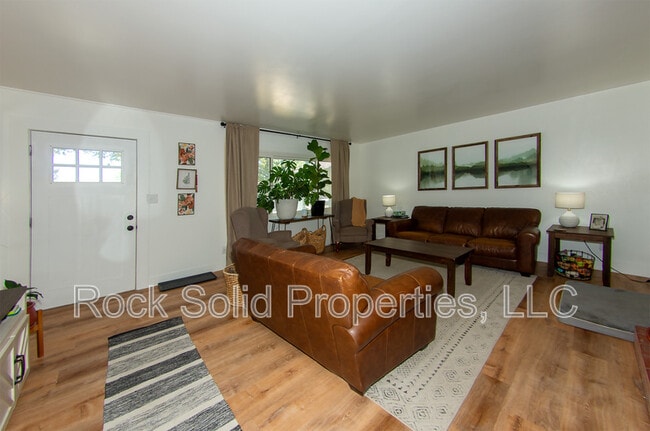 Photo - 5512 Frederick Dr