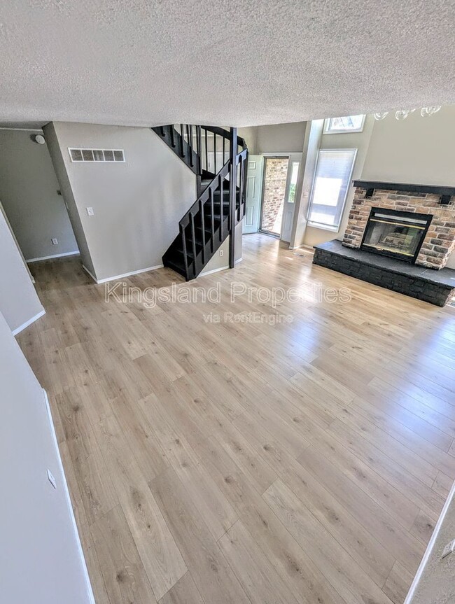 Photo - 2217 Wendy Way Dr