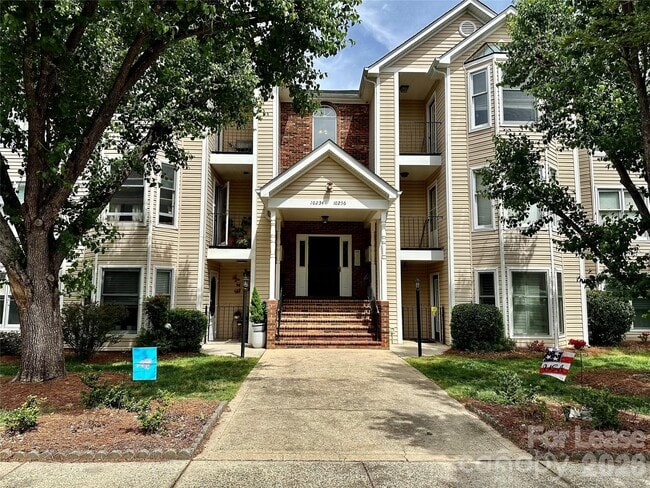 Building Photo - 10240 Rose Meadow Ln