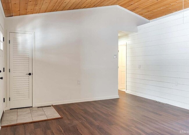 Photo - 1597 Atroari St