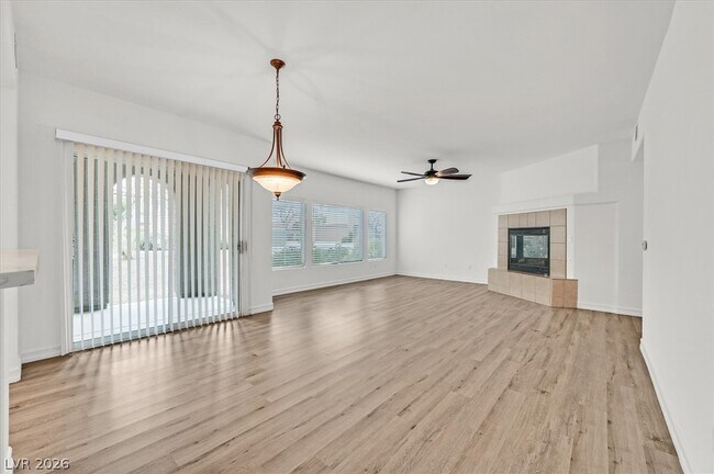 Photo - 825 Canterra St Unit 1059
