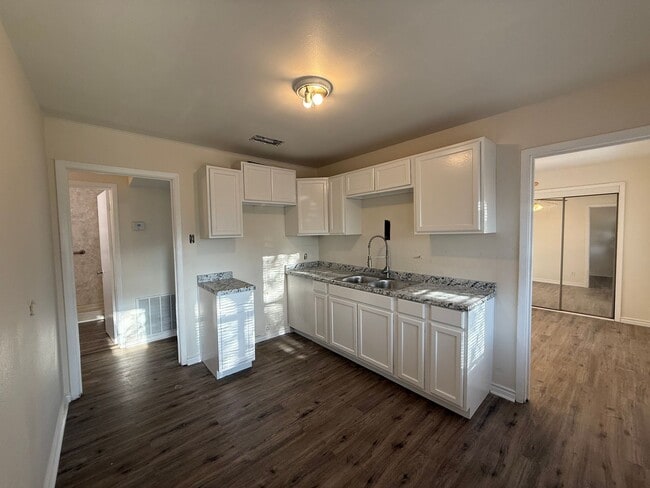 Building Photo - Charming 4-Bed Home — Freshly Rehabbed AVAILABLE NOW!