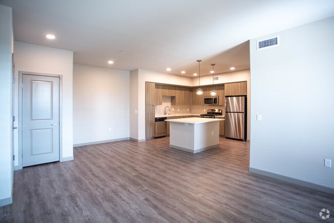 2BR, 2BA-1093 SF - AMLI Camarillo