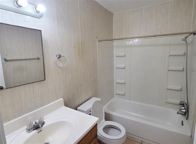 Photo - 1528 W Elm St