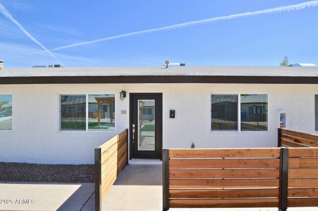 Photo - 312 N Hartford St Unidad 10