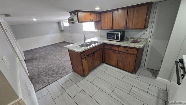 Photo - 832 Farnsworth Rd Unit 3