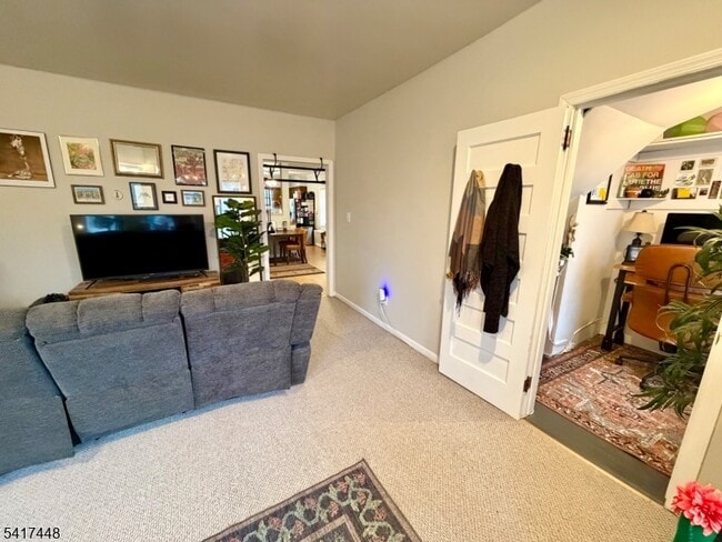 Photo - 33 Claremont Ave