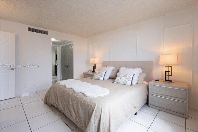6770 Indian Creek Dr Unit 7B