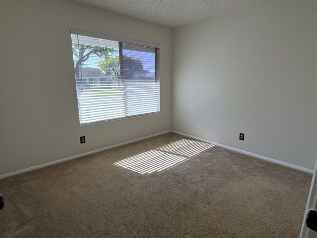 Photo - 4 Bedroom, 2 bath home for rent in Huntington Beach