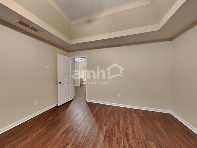 Photo - 243 Ascott Ln