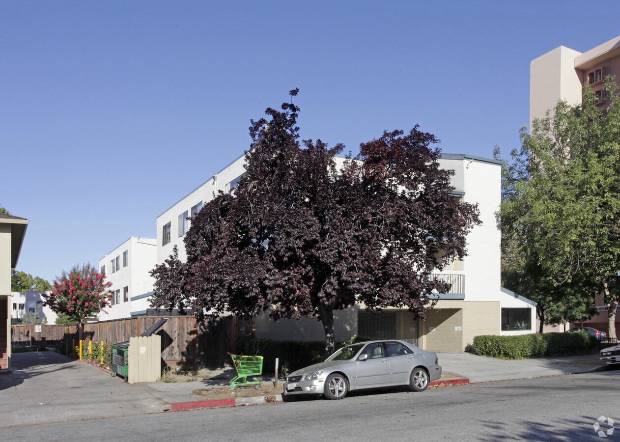 Photo - 380 E San Salvador St