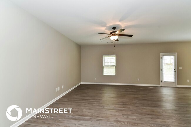 Photo - 7376 St Peter Way