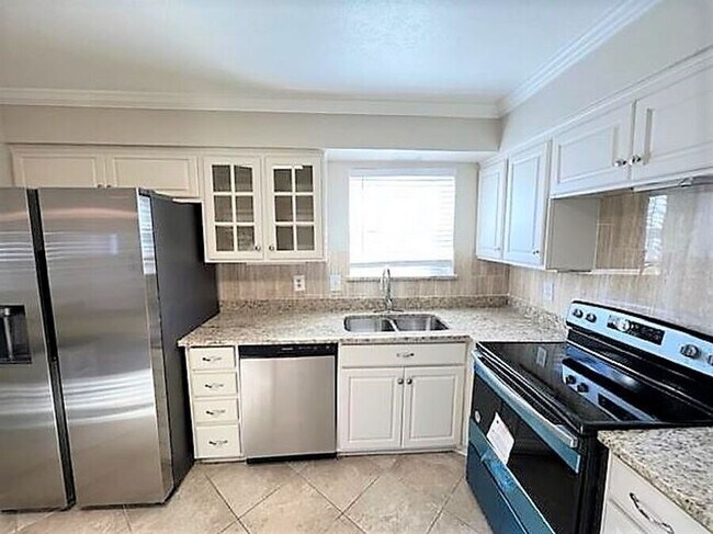 Photo - 8430 Birchcroft Dr
