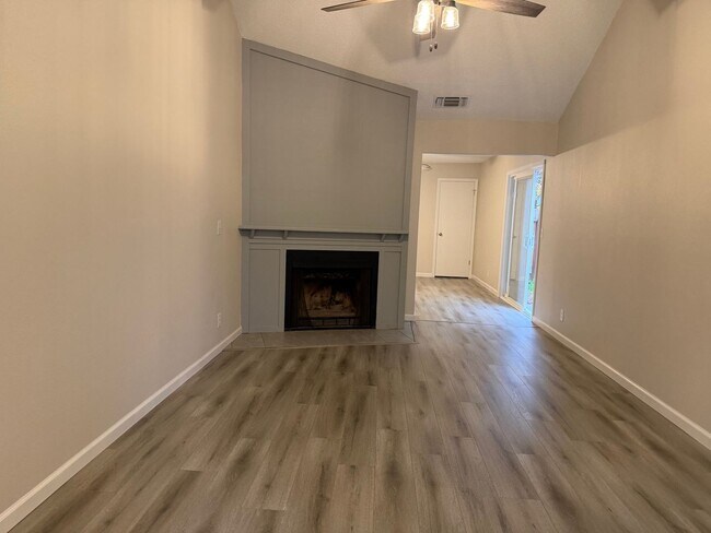 Photo - 5417 E Knoll Dr Unit 5419 E Knoll Dr