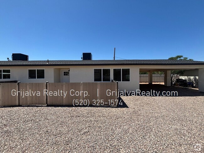 Building Photo - 2926 N Winstel Blvd Unit 2926 N Winstel #1 Rental