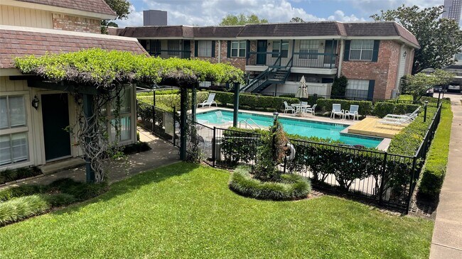 Photo - 845 Augusta Dr