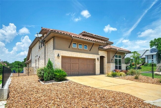 Photo - 101 Maxwell Way