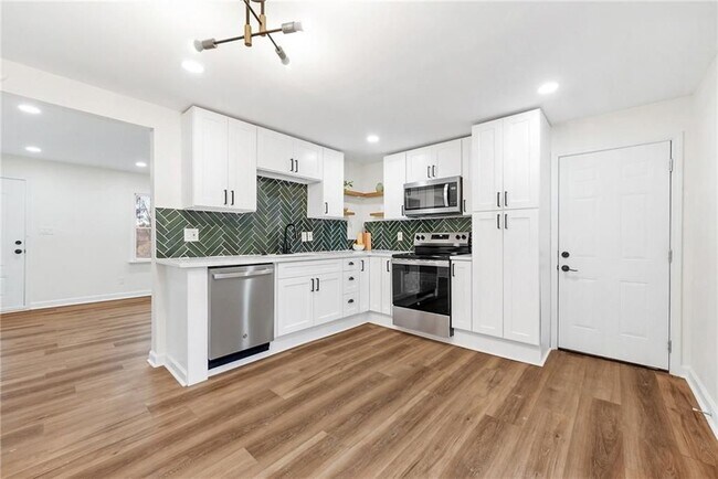 Photo - 578 Alfred Rd NW