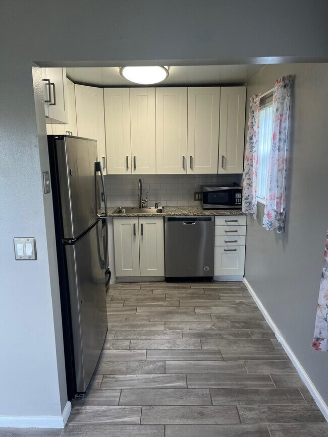 Photo - 144 Mansfield D Unit 144