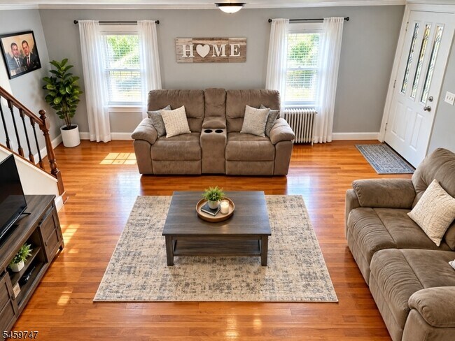 110 W Chrystal St