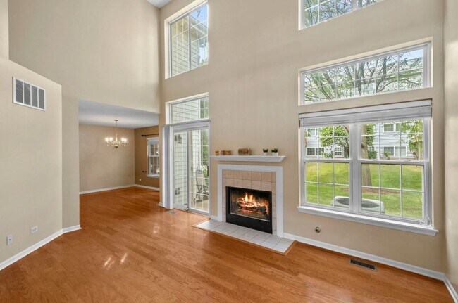 Photo - 2282 Foxmoor Ln