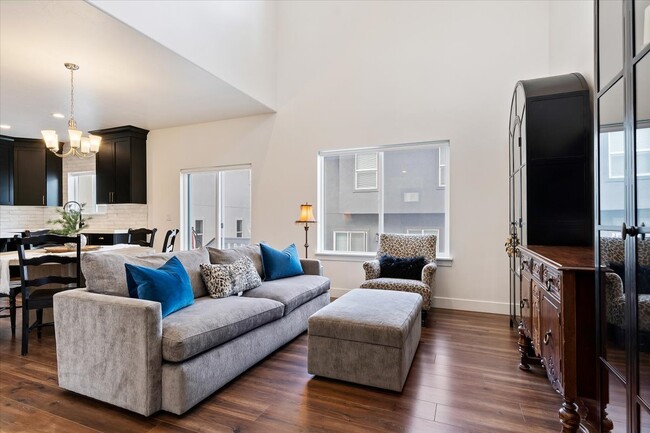 Photo - 4729 E Lk Cor Dr