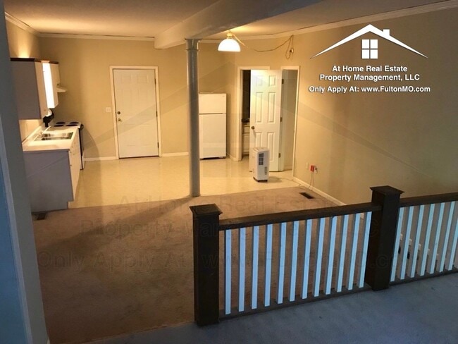 Building Photo - 808 Center St Unit Apartment 5