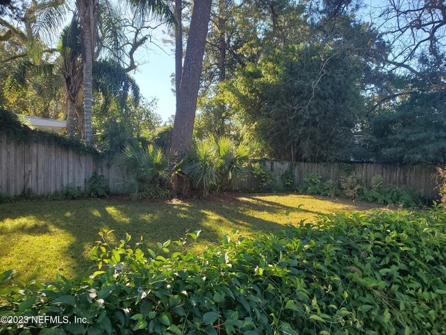 Photo - 1450 Talbot Ave