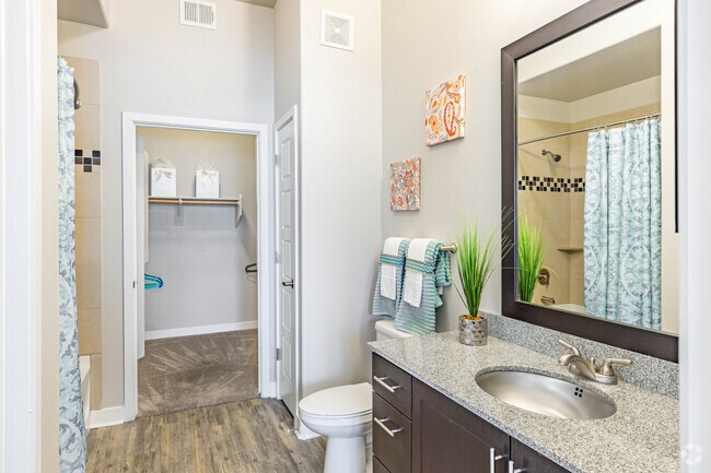 1BR, 1BA - 716SF - 1B - Bathroom