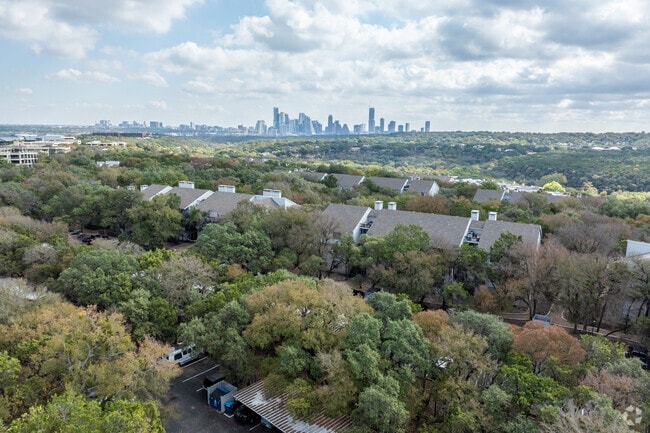 Photo - Landmark at Barton Creek
