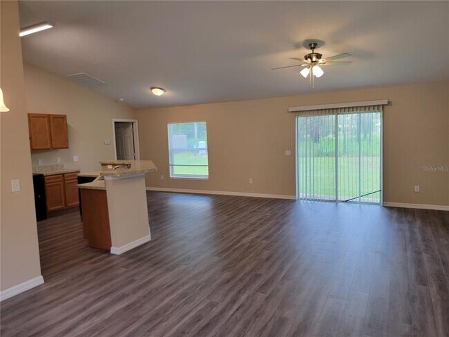 Photo - 7009 Hemlock Course